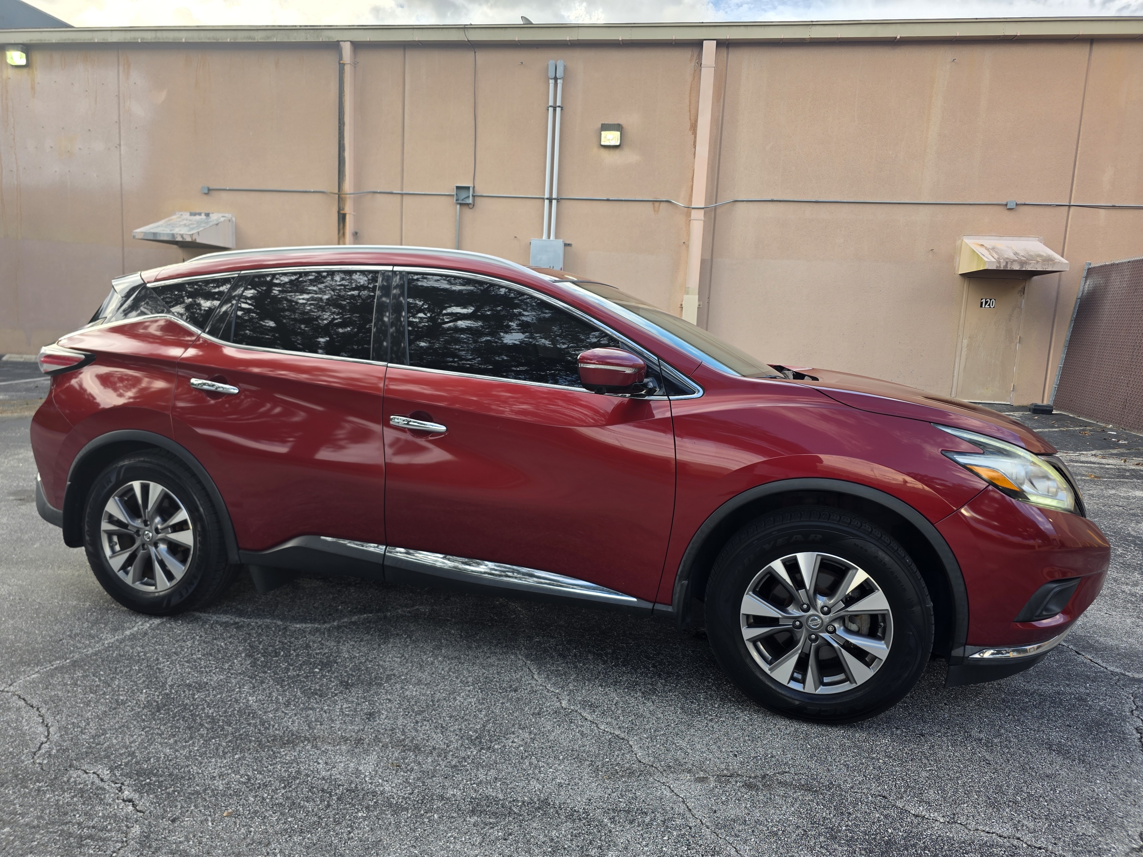 2015 Nissan Murano SL AWD photo 23