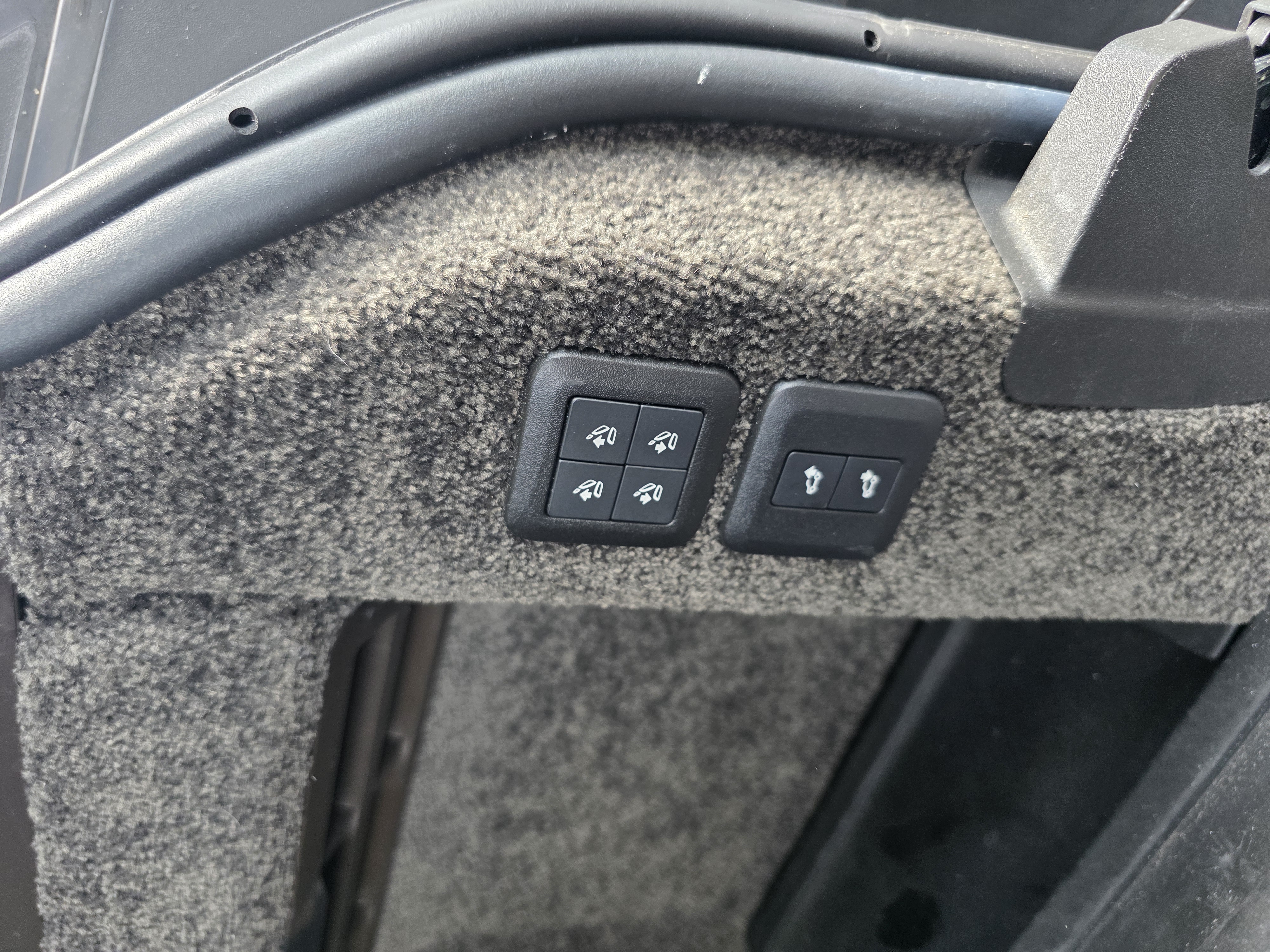 2020 Land Rover Range Rover HSE photo 35
