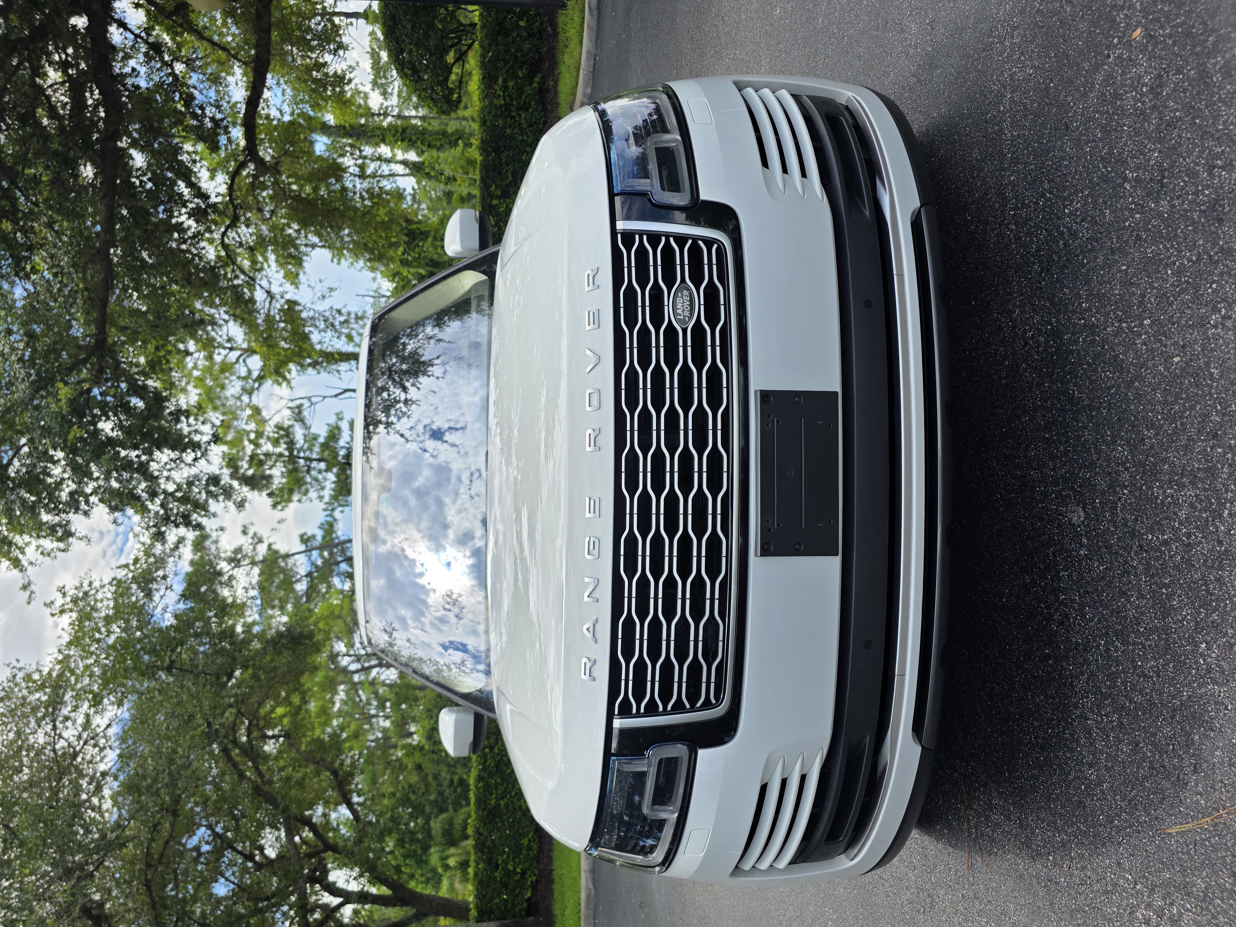 2020 Land Rover Range Rover HSE photo 17