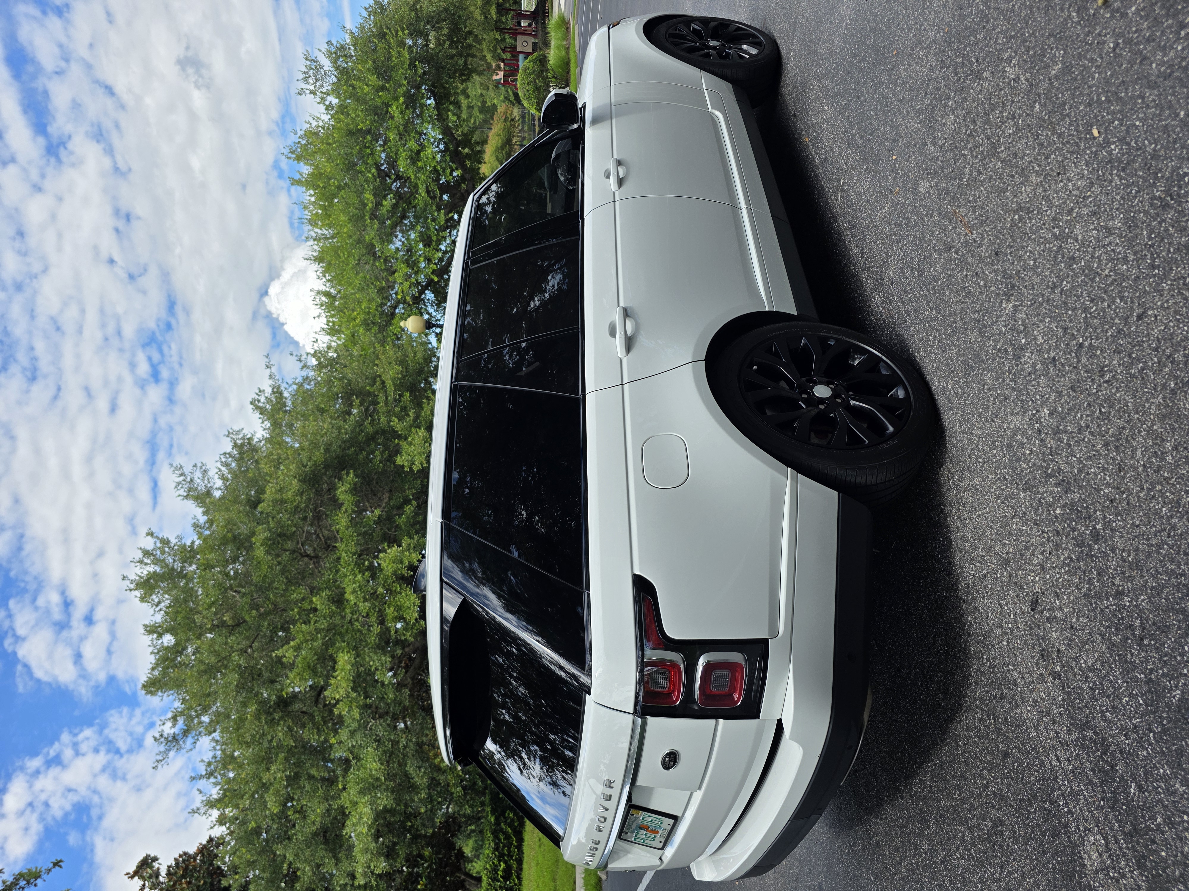 2020 Land Rover Range Rover HSE photo 10