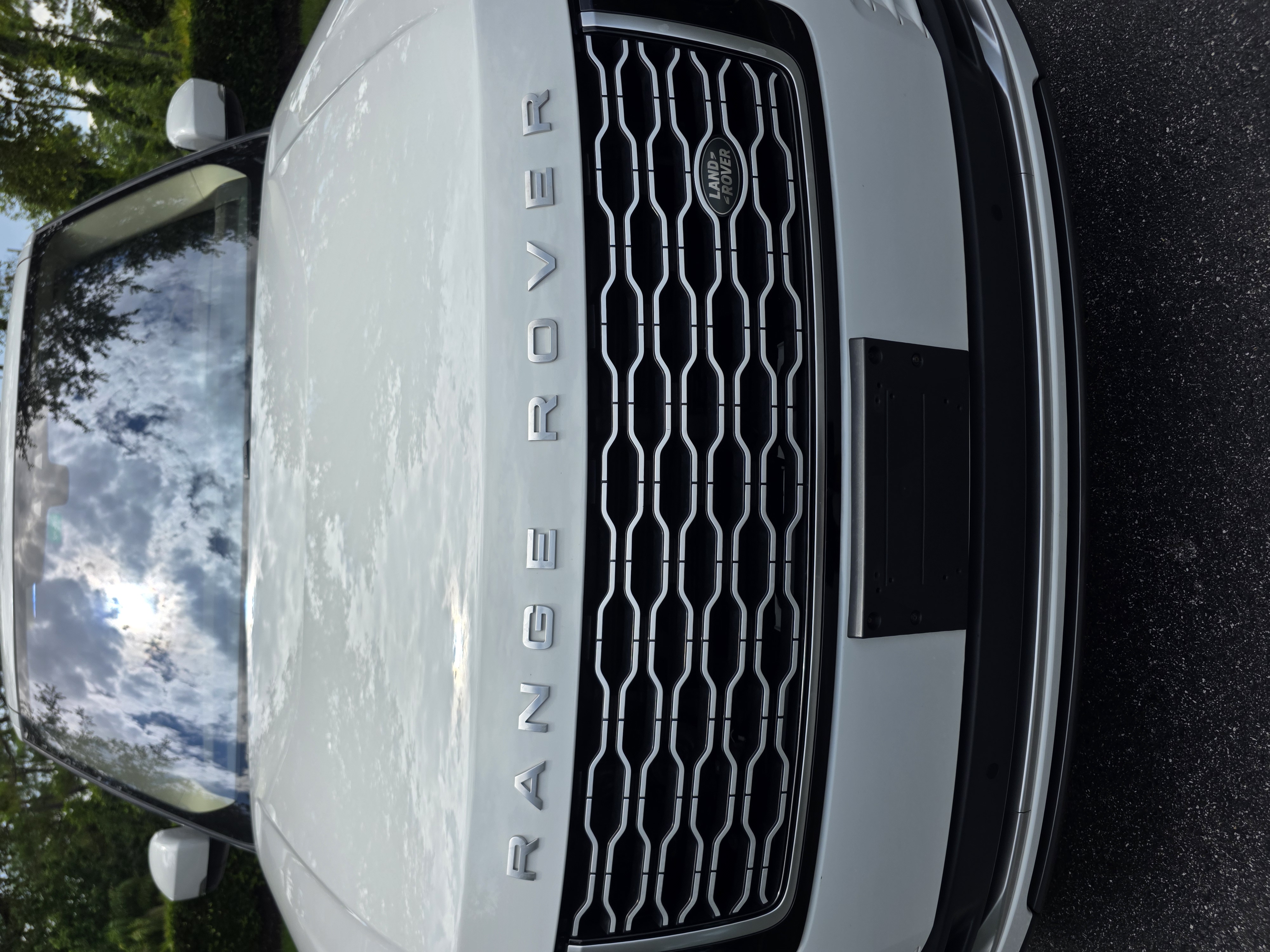 2020 Land Rover Range Rover HSE photo 24
