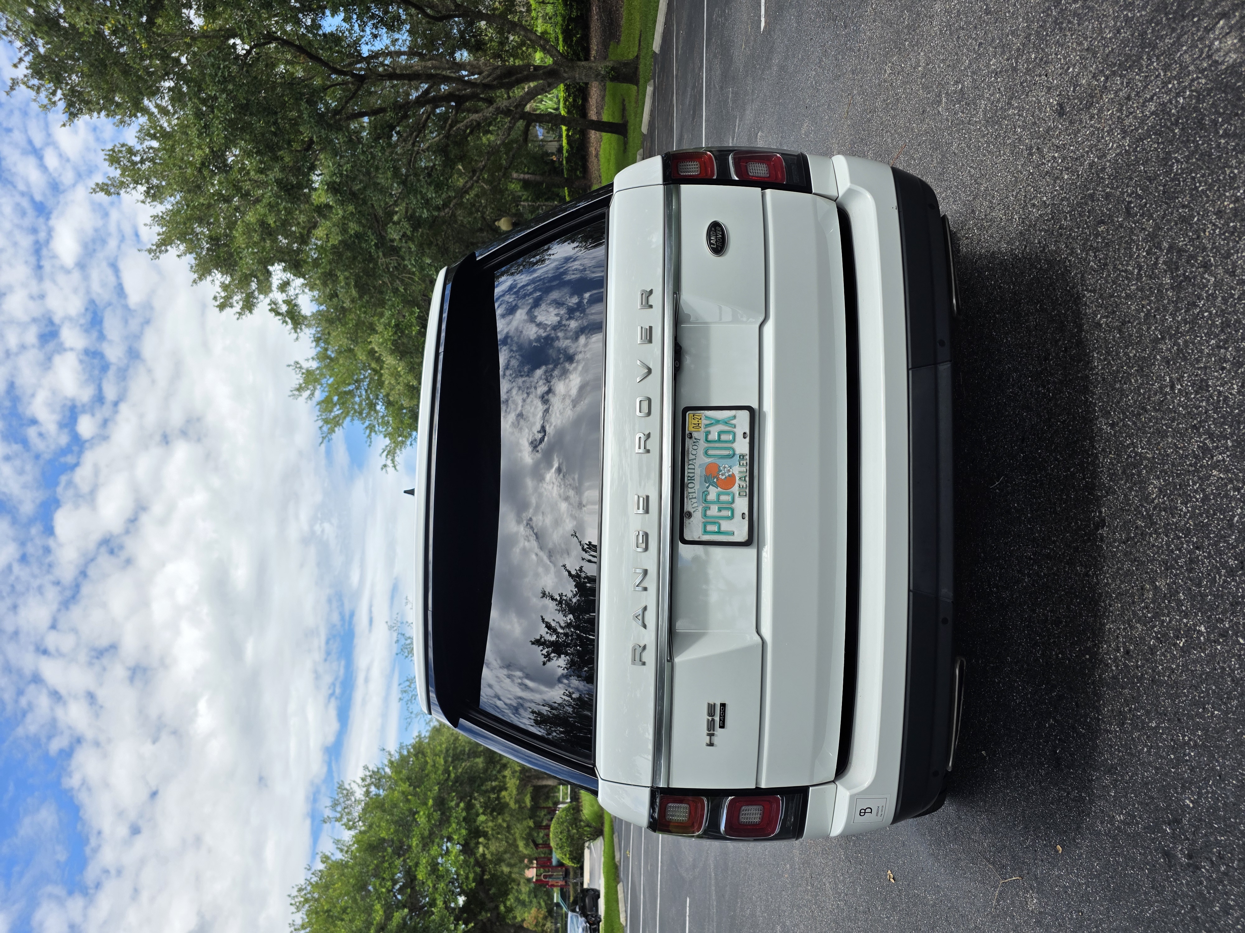 2020 Land Rover Range Rover HSE photo 8