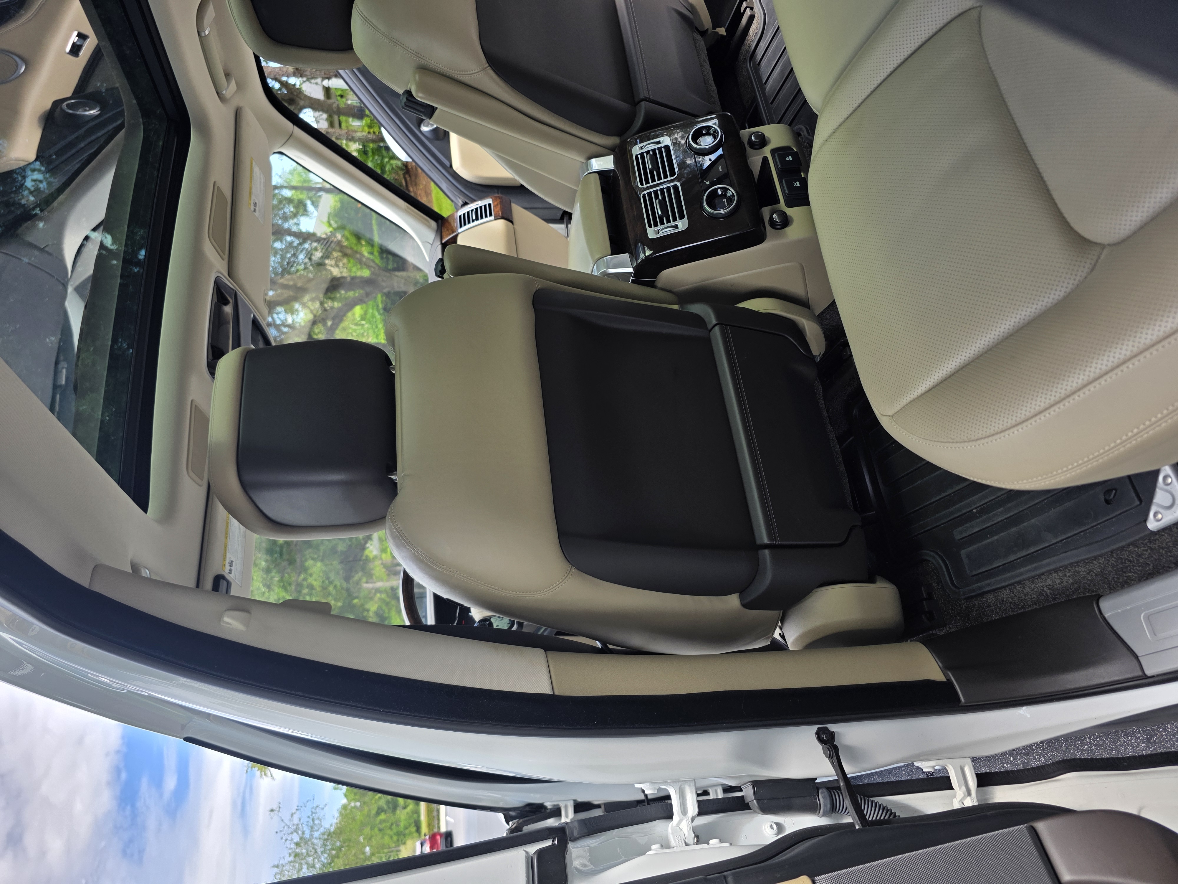 2020 Land Rover Range Rover HSE photo 44