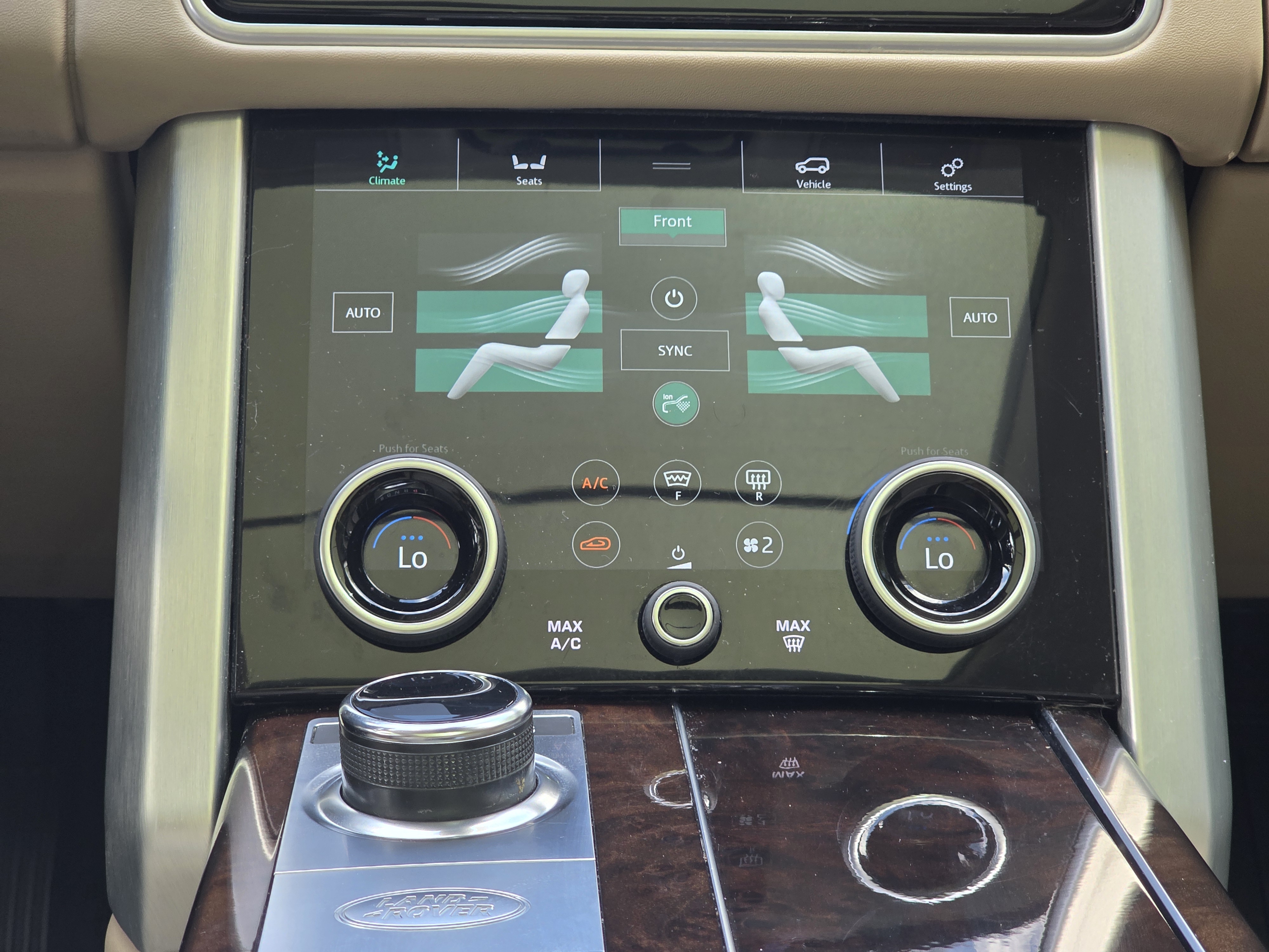 2020 Land Rover Range Rover HSE photo 65