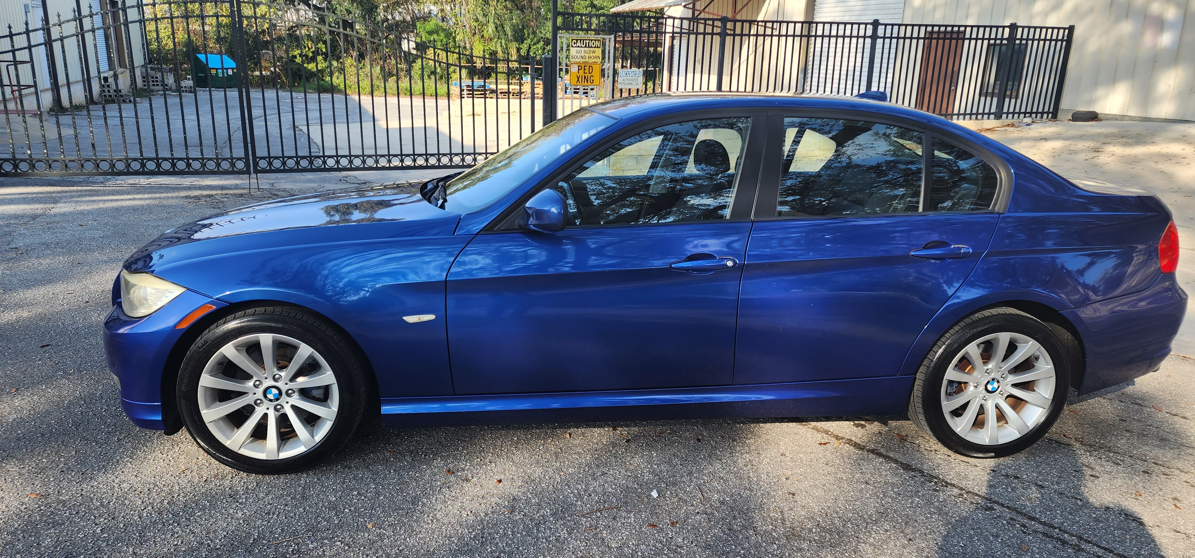 2011 BMW 328i Base photo 3