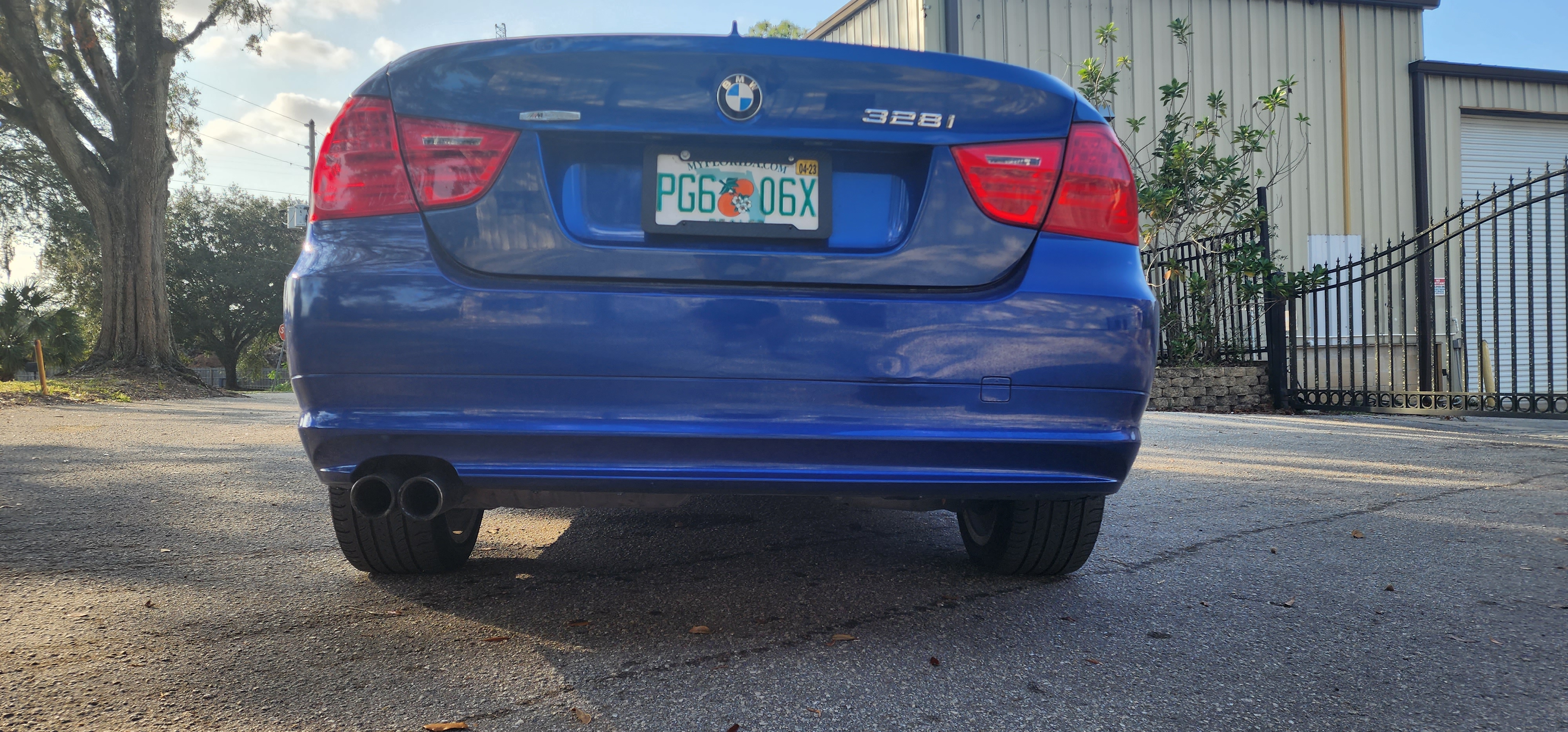 2011 BMW 328i Base photo 9