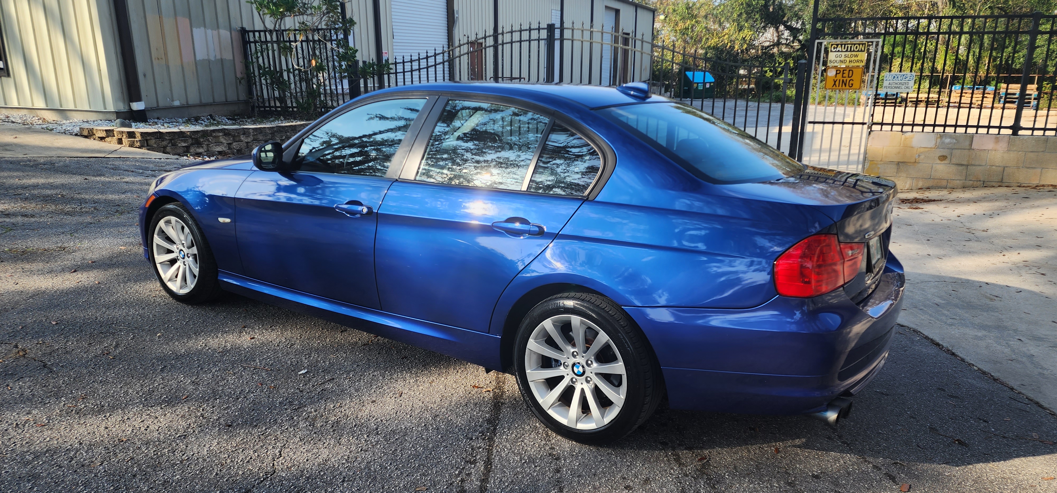 2011 BMW 328i Base photo 4