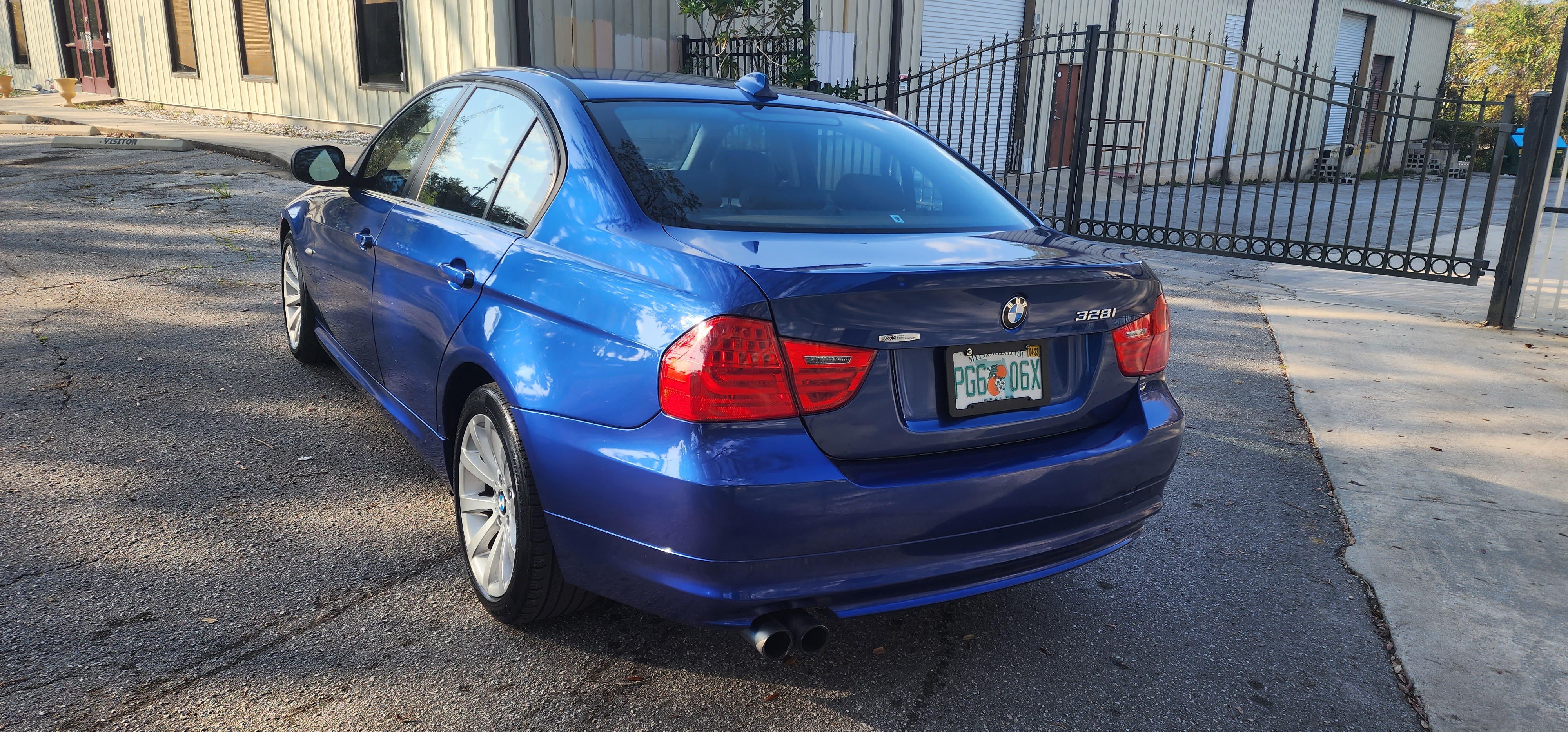 2011 BMW 328i Base photo 5