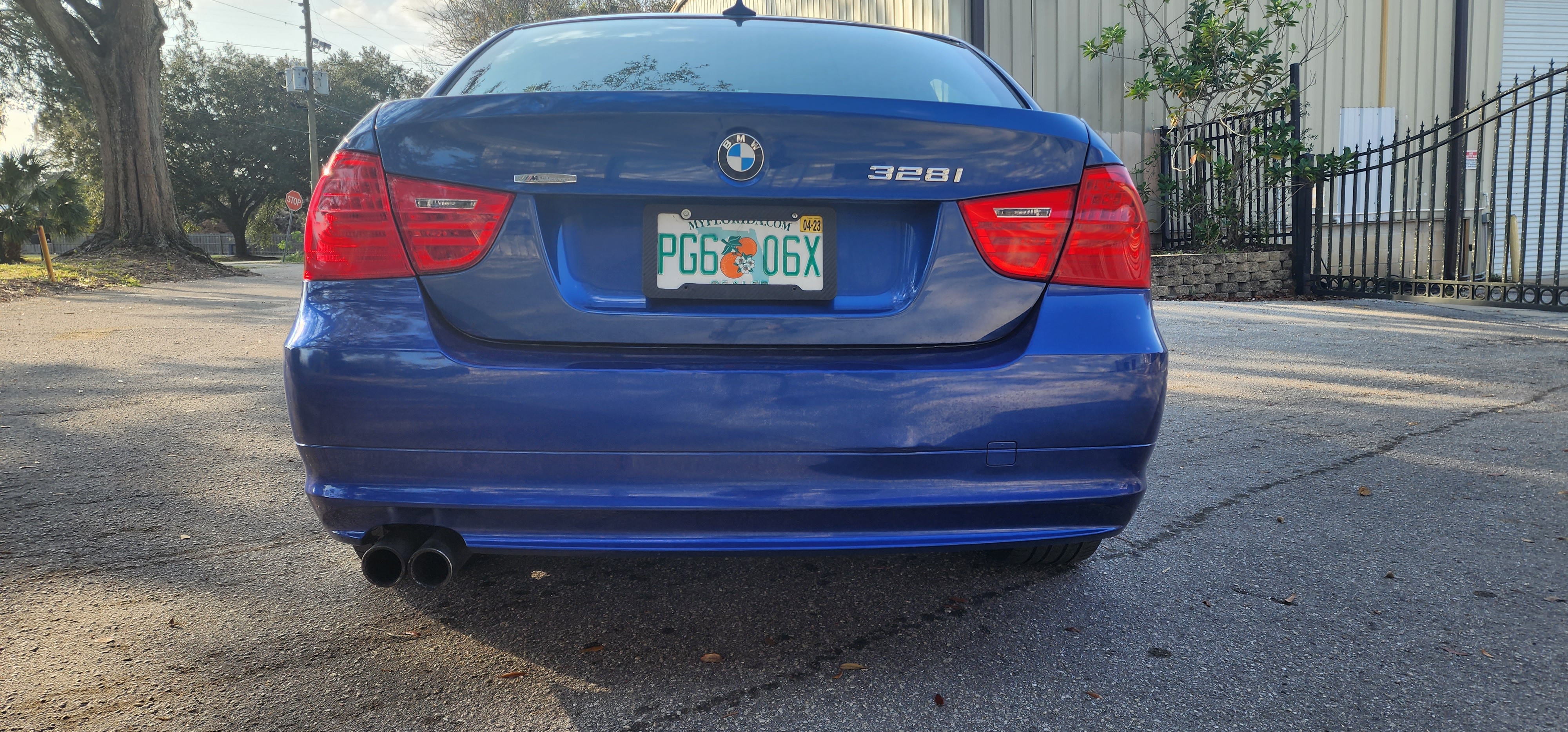 2011 BMW 328i Base photo 28