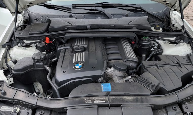  2011 BMW Serie 3 328i Automático de 6 velocidades |  casa de motores llc